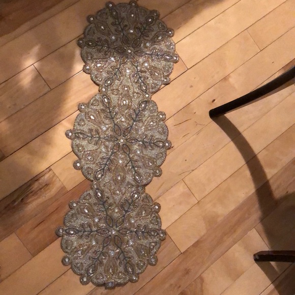 Beaded table runner - Picture 1 of 1